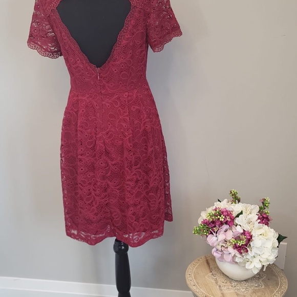 Red Backless Dress with Lace Details - Picture 3 of 5